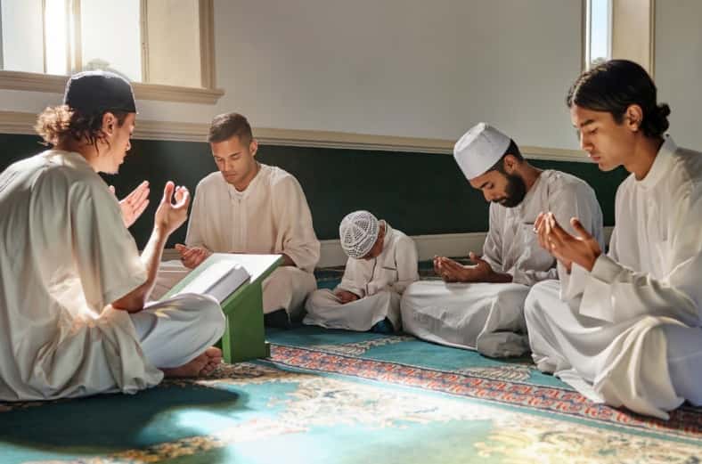 Best time to book an Umrah package from Dallas for the lowest prices