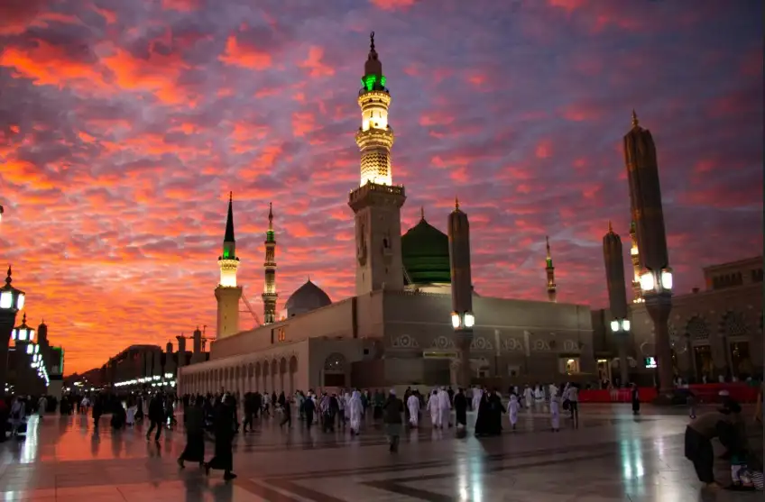 First-time Umrah travelers from Dallas following a step-by-step guide